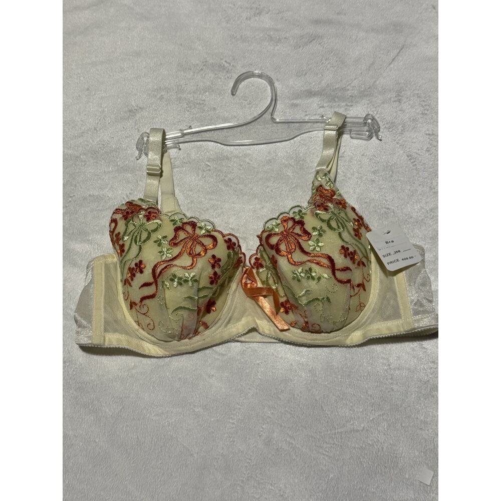 NWT Women's Bra Size 36B Cream Floral Embroidered Underwire Unlined Sheer